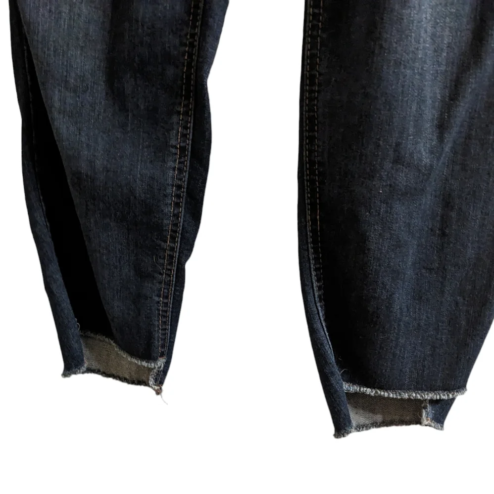 1822 Distressed Stretch Denim - Picture 4 of 4